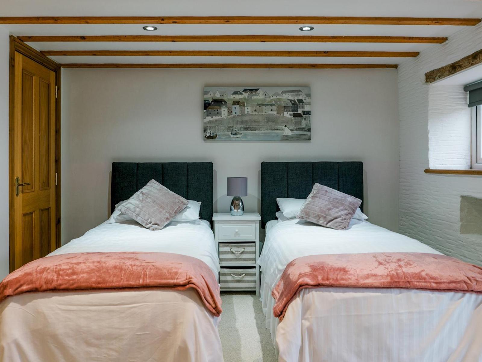 Pass The Keys Peaceful & Coastal 2 Bedroom Cottage カーディガン エクステリア 写真